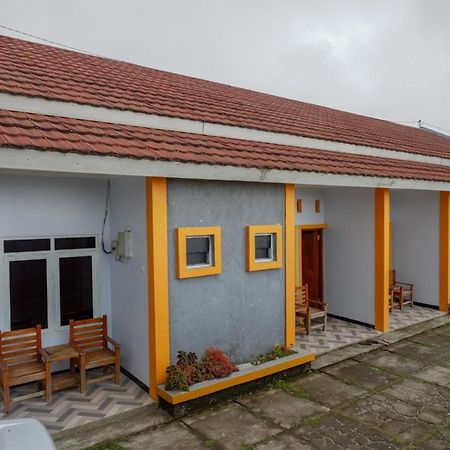 RedDoorz near Candi Cetho Karanganyar Karanganyar  Bagian luar foto