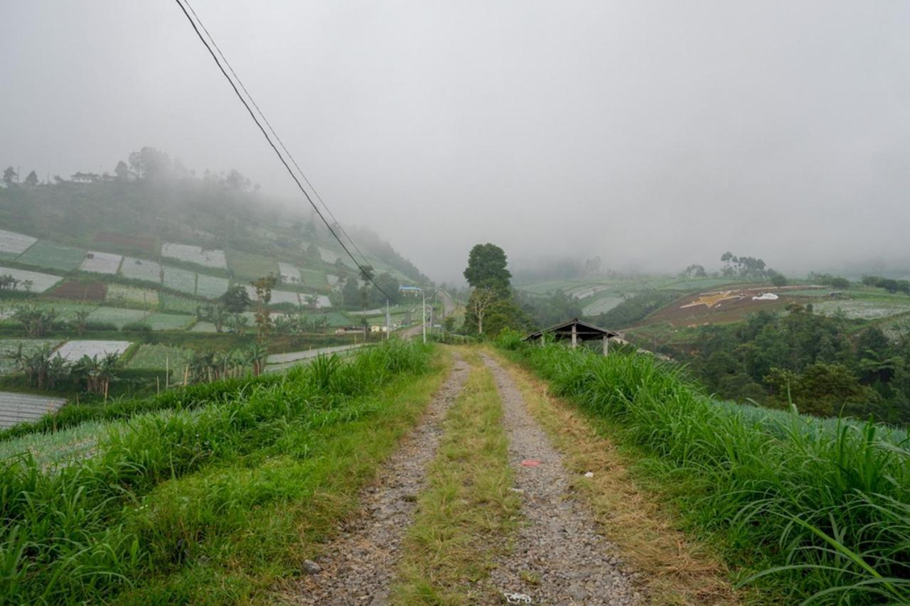 RedDoorz near Candi Cetho Karanganyar Karanganyar  Bagian luar foto