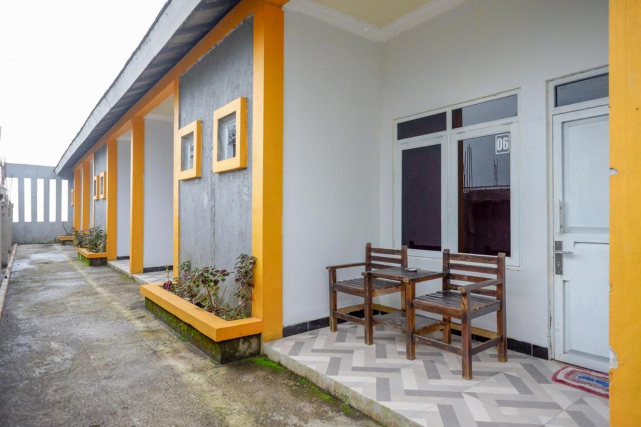 RedDoorz near Candi Cetho Karanganyar Karanganyar  Bagian luar foto